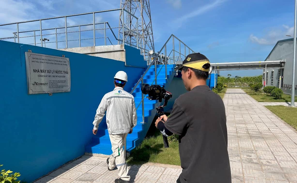 Quay phim doanh nghiệp kết hợp cảnh quay flycam ngoại cảnh