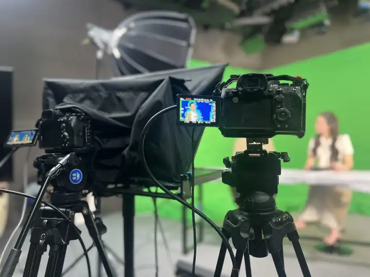 Ekip tác nghiệp quay phim doanh nghiệp