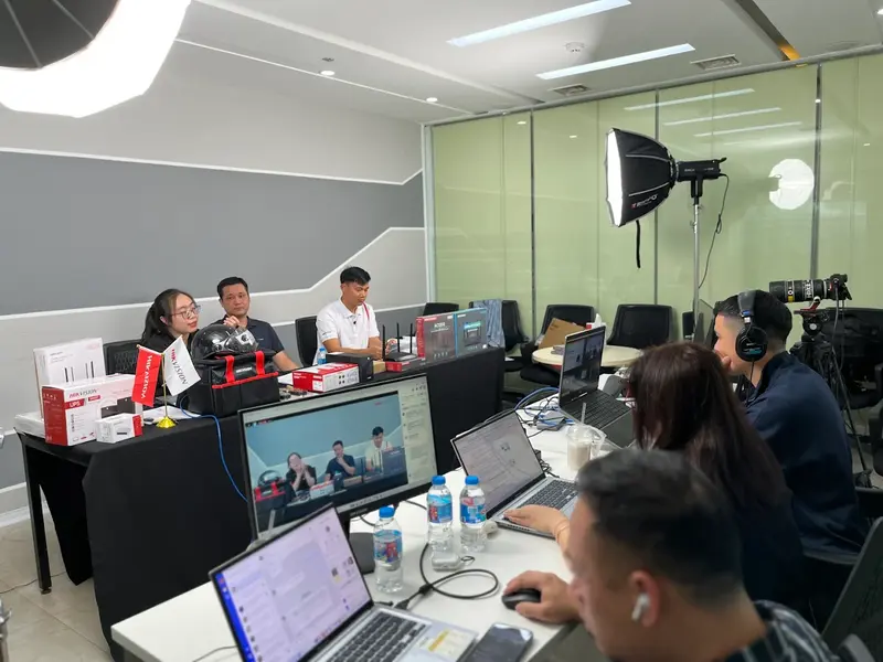 Ekip ProMedia setup dịch vụ livestream ra mắt sản phẩm chuyên nghiệp cho Hikvision