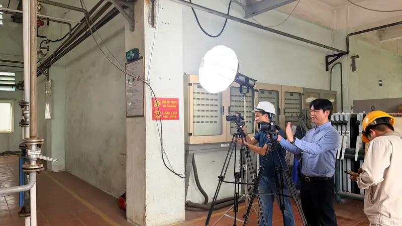 Quay phim tại nhà máy hoá chất việt trì